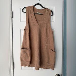 BE COOL V-Neck Sweater Vest in Tan